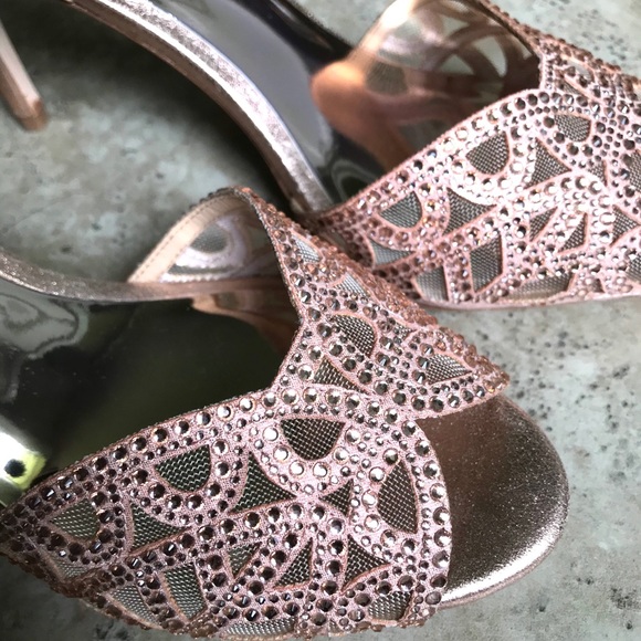 BADGLEY MISCHKA Harris Peep Toe Pump Size 7.5 - Picture 4 of 11